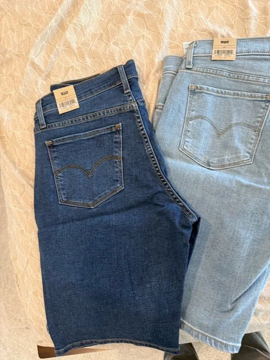 Levi's Women’s High-Rise Bermuda shorts — Light Blue & Dark Indigo - Picture 2 of 5